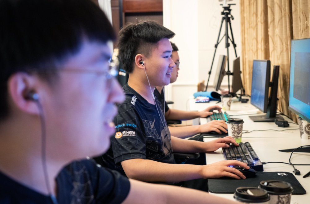 RNG绝杀KT,Clid拿下关键大龙激烈交锋成都决赛之夜,技惊四座 RNG绝杀KT,Clid拿下关键大龙激烈交锋成都决赛之夜,技惊四座