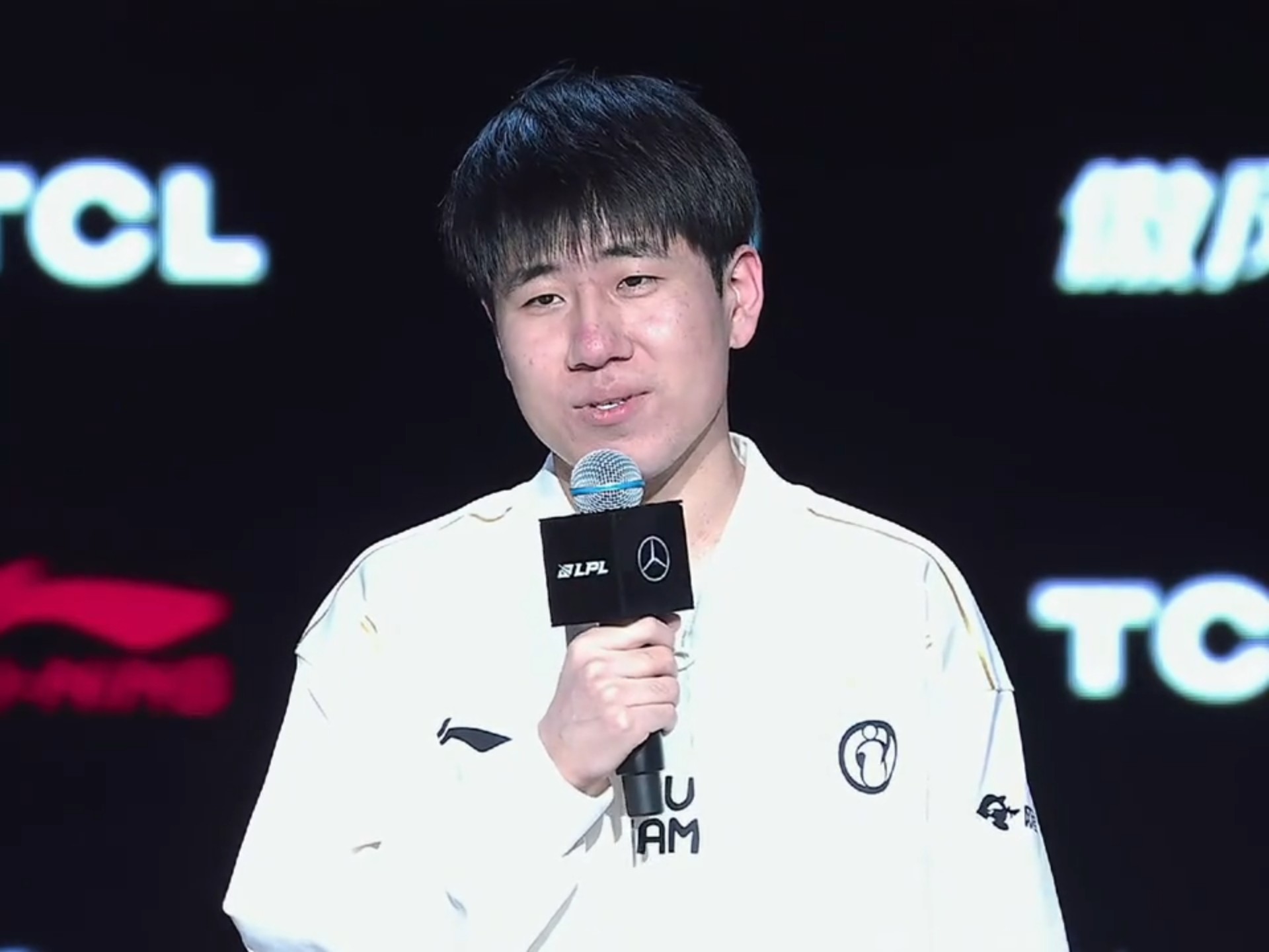 开云平台-JDG轻取IG，Chovy单局斩获MVP焦点之战半决赛，让粉丝疯狂欢呼