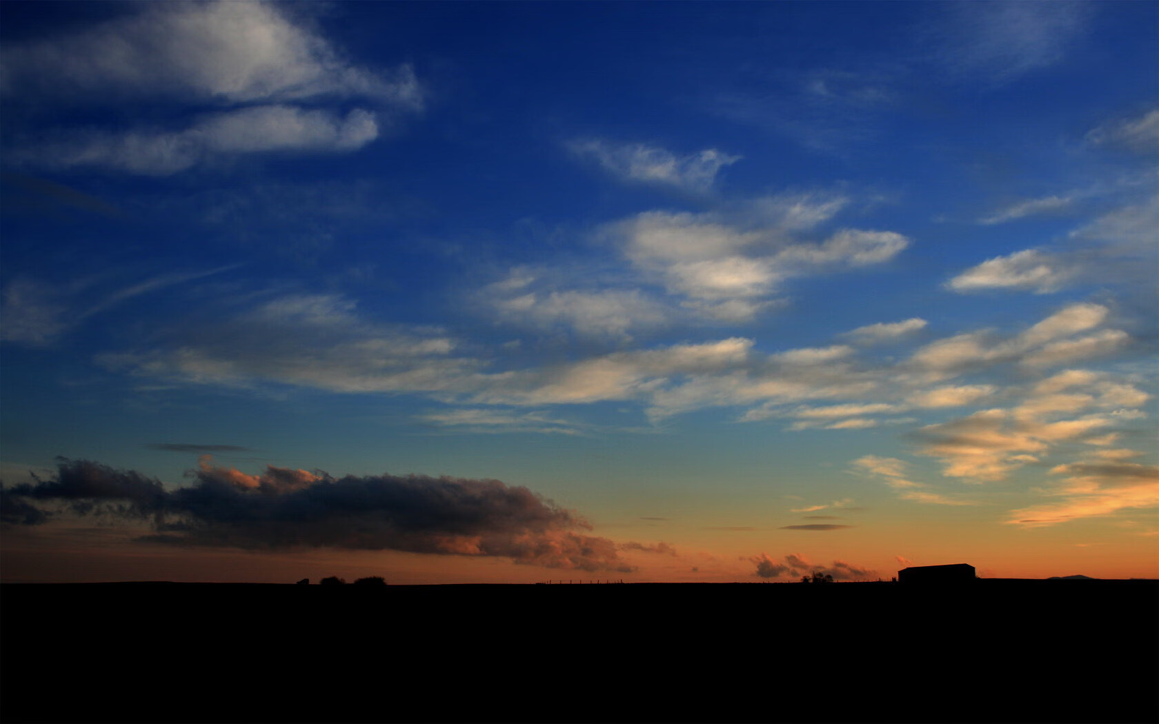 鏖战与闪电，从篮球场的寸土必争到F1赛道的一骑绝尘